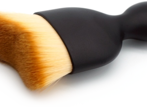 Single nylon makeup brush